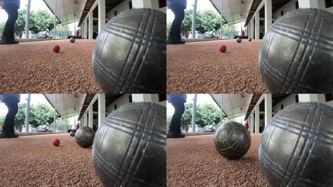 在Petanque游戏中球的特写镜头