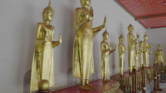 在卧佛寺或卧佛寺的多个金佛雕像，泰国曼谷