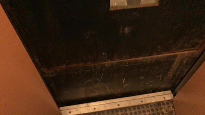 古代电梯上升缓慢-mo视频