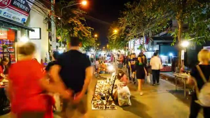 泰国清迈夜市街上拥挤的人