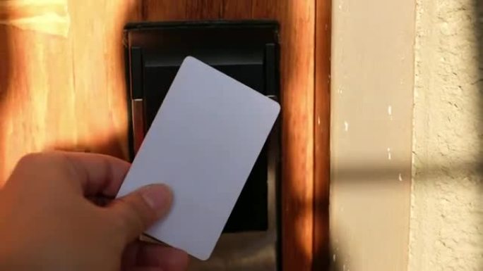 关闭手使用房间钥匙卡打开门传感器