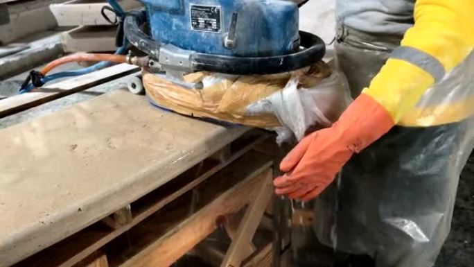 Travertine tile edge smoothing process