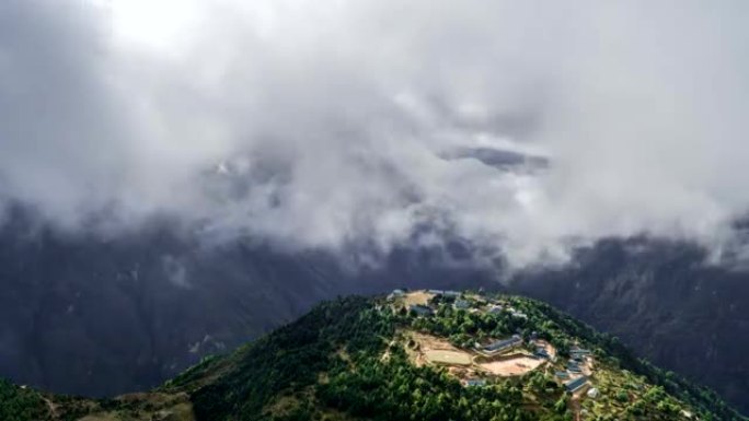 喜马拉雅山云的美丽运动