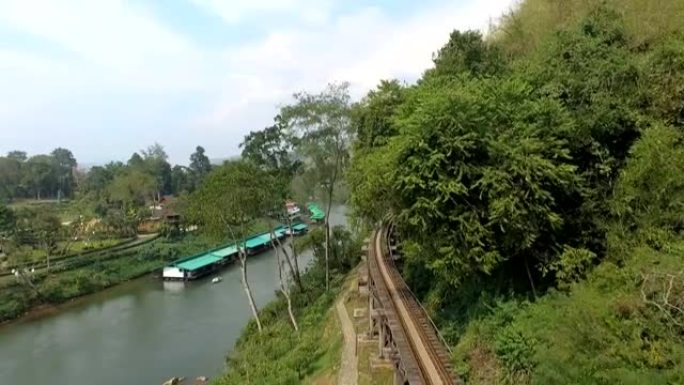泰国北碧府Krasae洞穴葵诺伊河上美丽景观死亡铁路桥的鸟瞰图