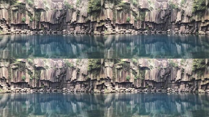 韩国济州岛的天天瀑布