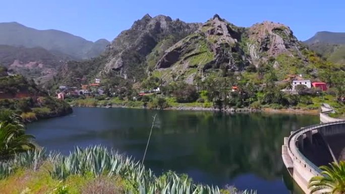 西班牙圣克鲁斯-德特内里费省加那利群岛戈梅拉村附近的Presa La Encantadora人工湖 