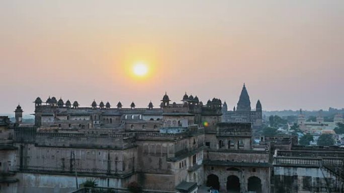 Orchha Palace，印度教寺庙，日落时分，印度中央邦。