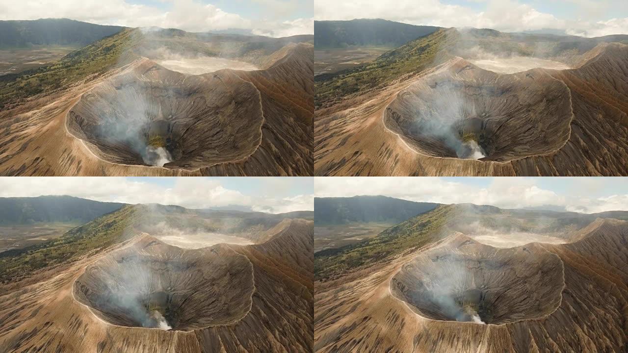 有火山口的活火山。印度尼西亚爪哇布罗莫山