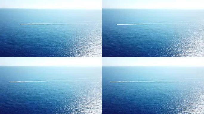 孤独的船穿越毛伊岛海岸广阔的海洋