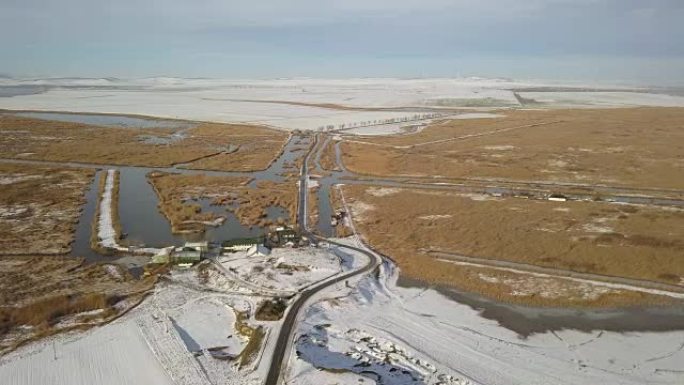 冬季鸟瞰图中的多瑙河三角洲湿地
