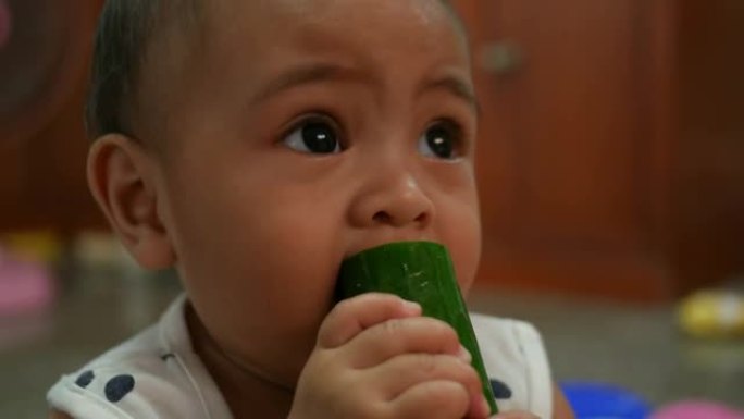 宝宝吃黄瓜