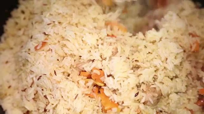 准备米饭-乌兹别克斯坦抓饭。