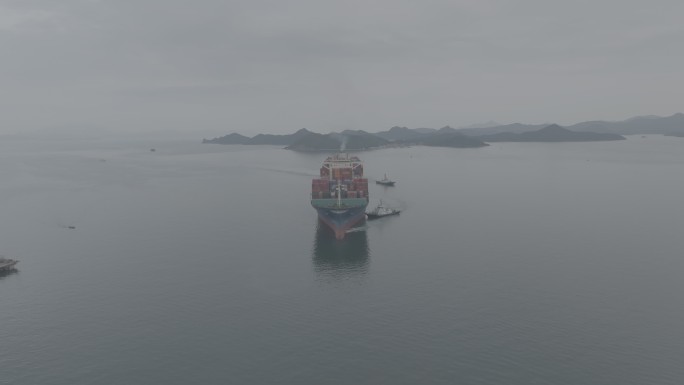 LOG格式盐田港航拍集装箱与货轮