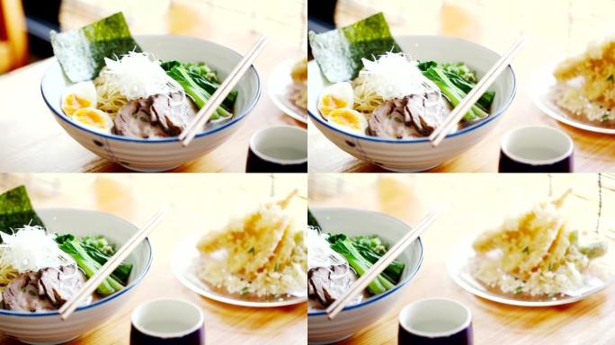 日本的一碗热拉面或面条汤