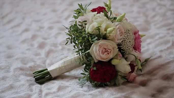 婚礼上一束美丽的鲜花。婚礼鲜花