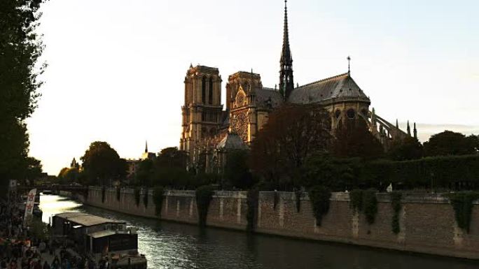 法国巴黎圣母院外观斜视