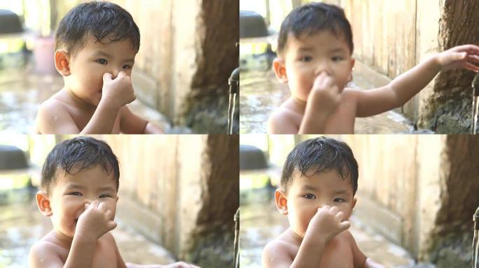 泰国儿童玩水，清迈泰国