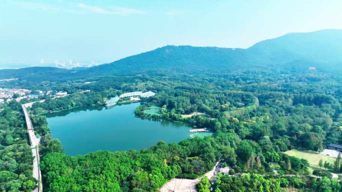 4K航拍高空城市山峰风景