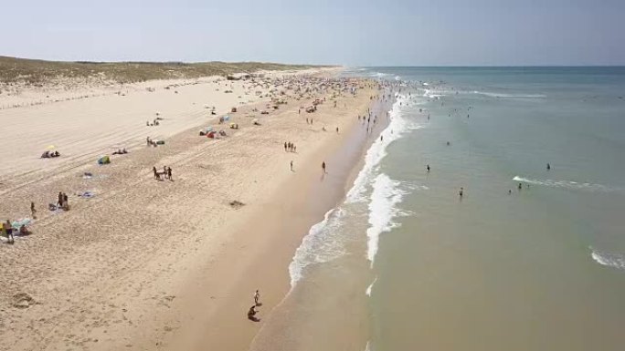鸟瞰图4K，白鼬帽，法国，海滩和海洋，游客