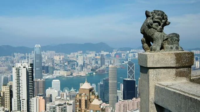 太平山的中国狮子雕像是香港著名的视点