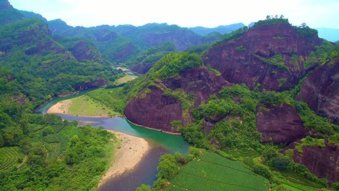 航拍武夷山九曲溪竹筏漂流绿水青山茶园风光