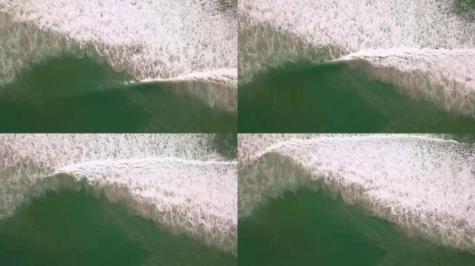 蓝色海洋中的空中波浪