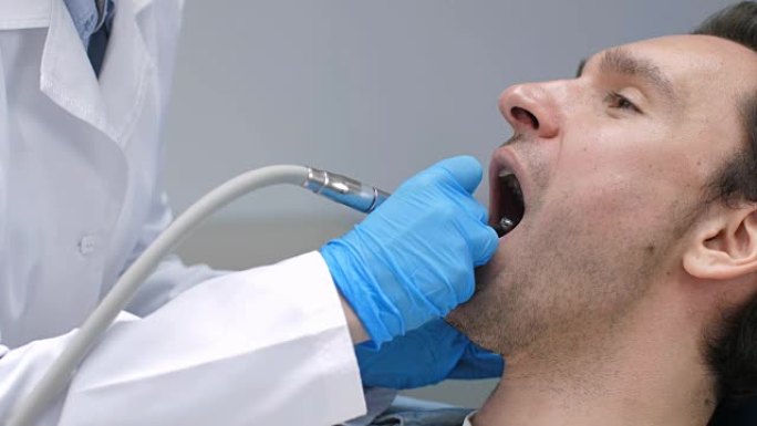 牙医用钻床治疗客户