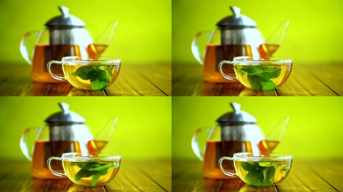 新鲜薄荷热绿茶