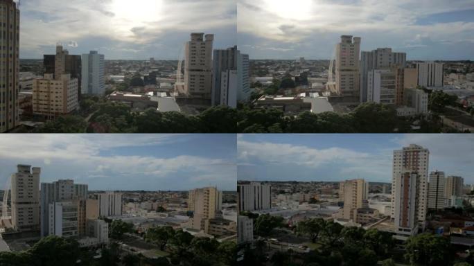 巴西多发性硬化症坎波格兰德的阳光明媚的天空和建筑