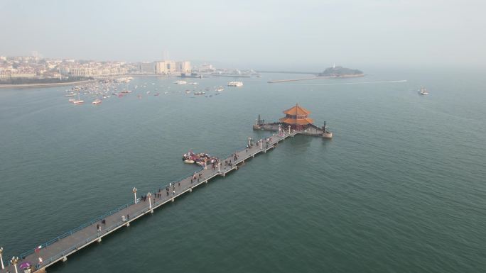 原创 青岛栈桥景区海滨自然风光航拍