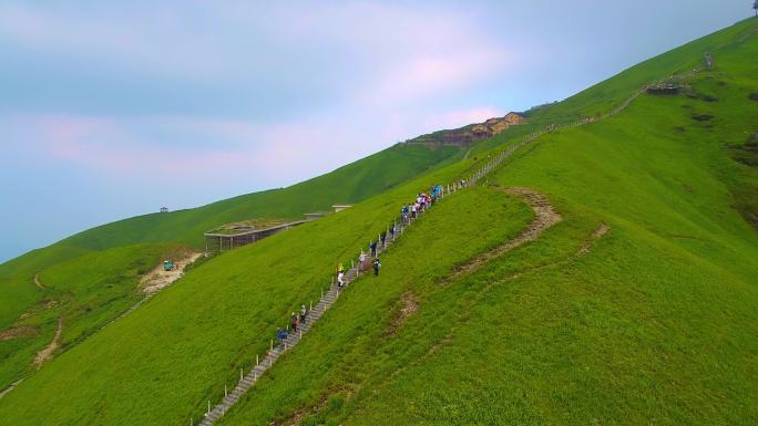 航拍江西武功山山脉、高山草甸及云海穿越