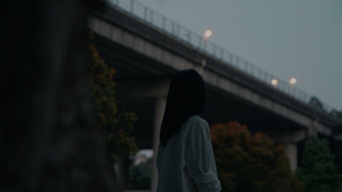 女孩伤感抑郁情绪短片MV