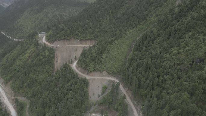 航拍陡峭的盘山公里