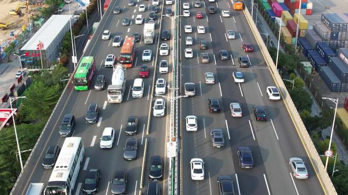 深圳盐田港深盐路车流航拍