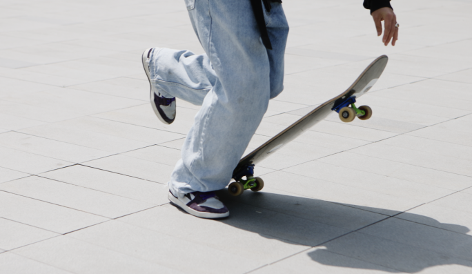 滑板特技极限运动