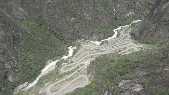 航拍陡峭的盘山公里