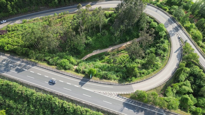 俯瞰高速公路车流