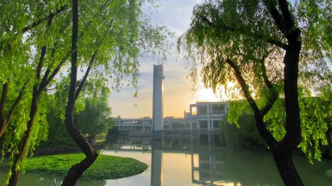 浙江大学紫荆港校区晚霞映辉