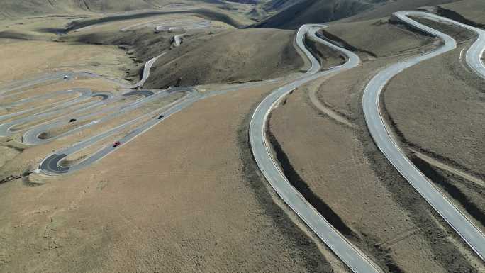 航拍群山峻岭盘山路