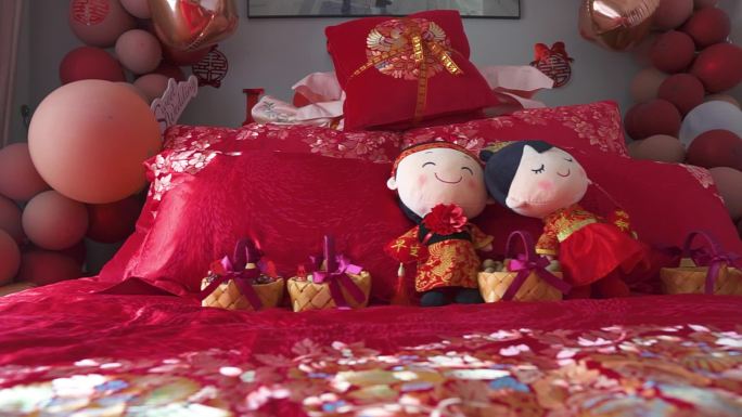 娃娃玩偶 红色婚床 婚房婚床