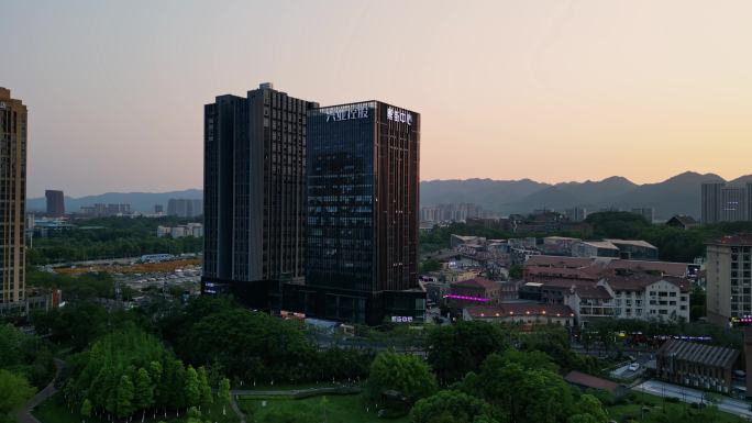 重庆科学城熙街中央公园傍晚日落航拍