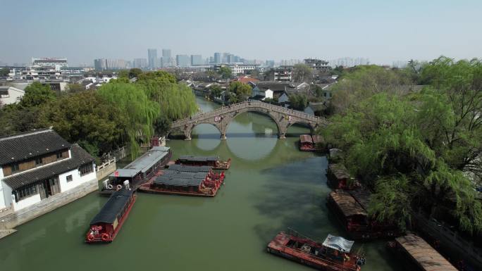 苏州市七里山塘古建筑水乡河流风光