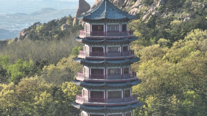 航拍初夏时节的石岛赤山风景区赤山塔