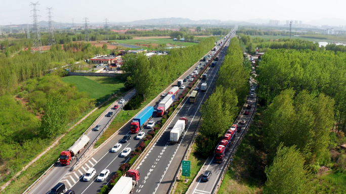 高速公路车流-五一假期高速堵车