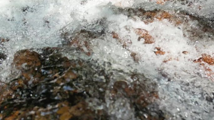 泉水叮咚山谷溪流水花升格  水