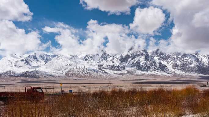 新疆喀什帕米尔高原蓝天白云雪山延时