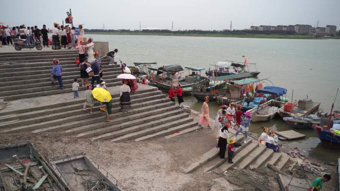 泉州浔埔村码头游客拍照浔埔旅游景点