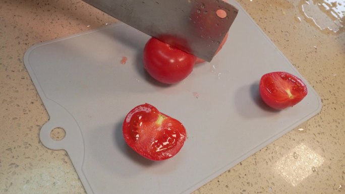 案板切西红柿番茄 (1)
