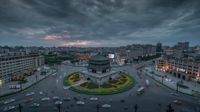 陕西西安钟楼夜景大范围日落黄昏延时摄影