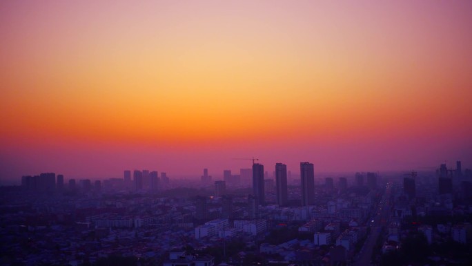 晚霞 粉红色天空 朝霞 早晨城市全景